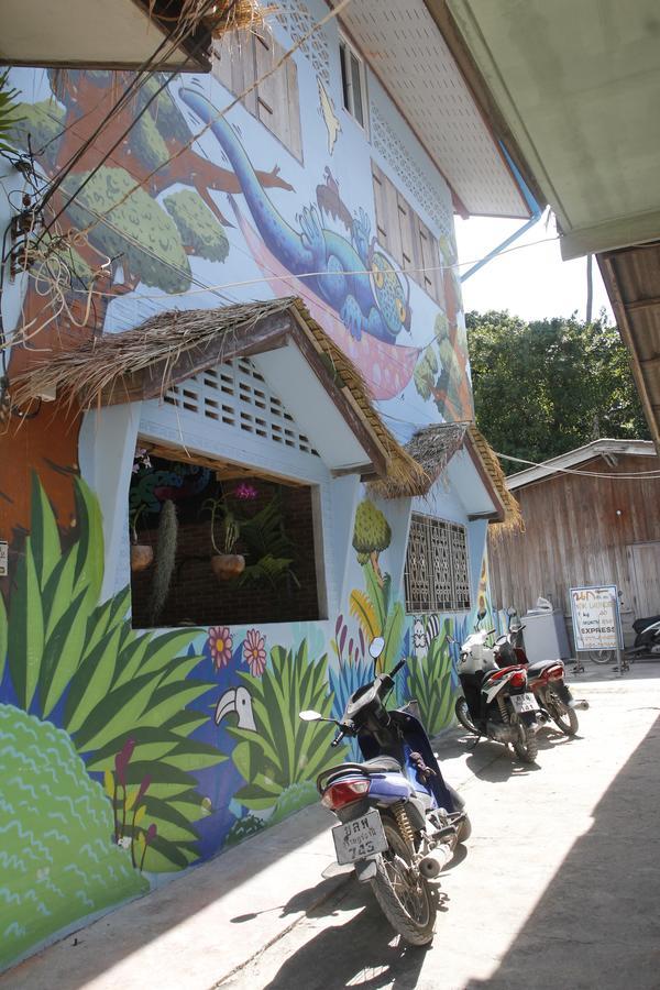 Gecko Republic Jungle Hostel Koh Tao Exterior photo